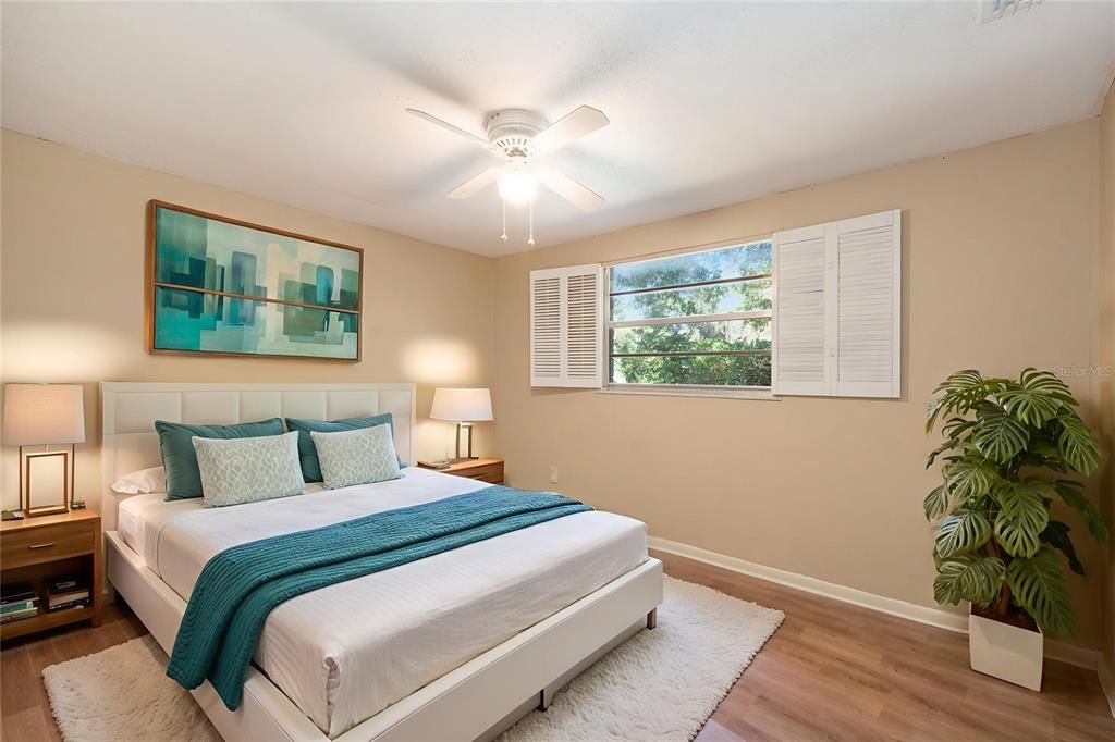 На продажу: $375,000 (4 спален, 3 ванн, 2304 Квадратных фут)