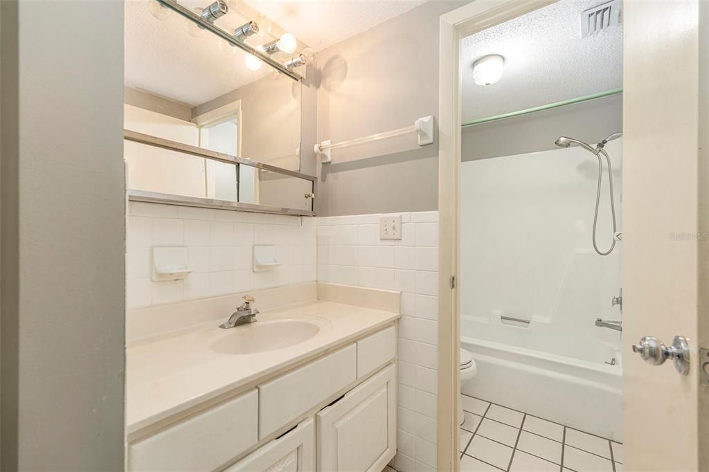 На продажу: $375,000 (4 спален, 3 ванн, 2304 Квадратных фут)