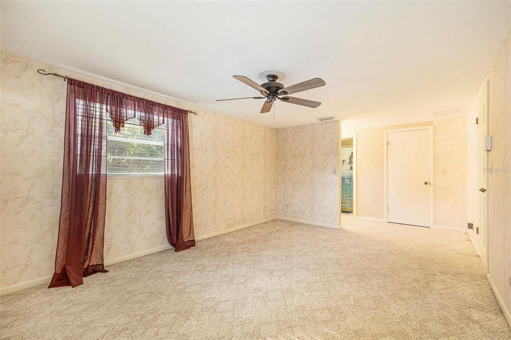 На продажу: $375,000 (4 спален, 3 ванн, 2304 Квадратных фут)