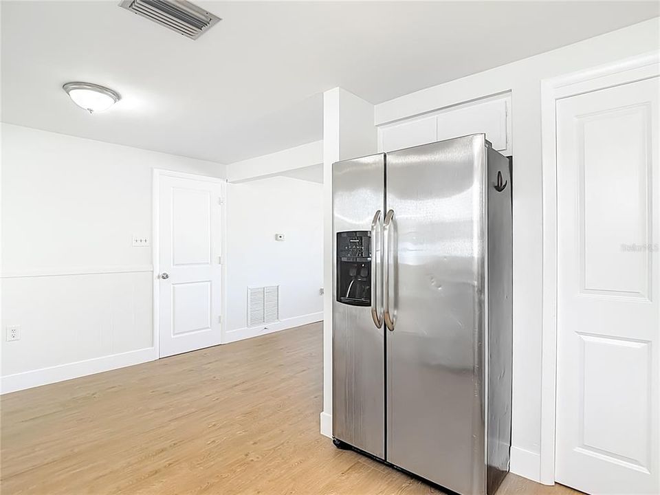 待售: $239,999 (2 贝兹, 2 浴室, 1044 平方英尺)