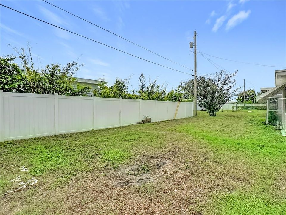 待售: $239,999 (2 贝兹, 2 浴室, 1044 平方英尺)