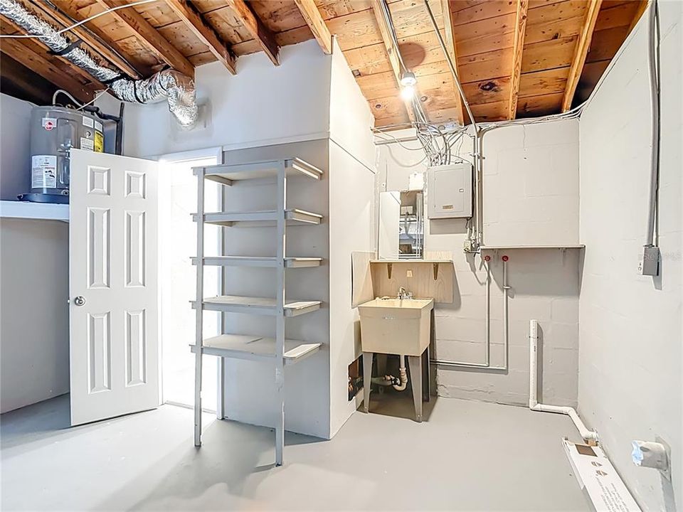 待售: $239,999 (2 贝兹, 2 浴室, 1044 平方英尺)