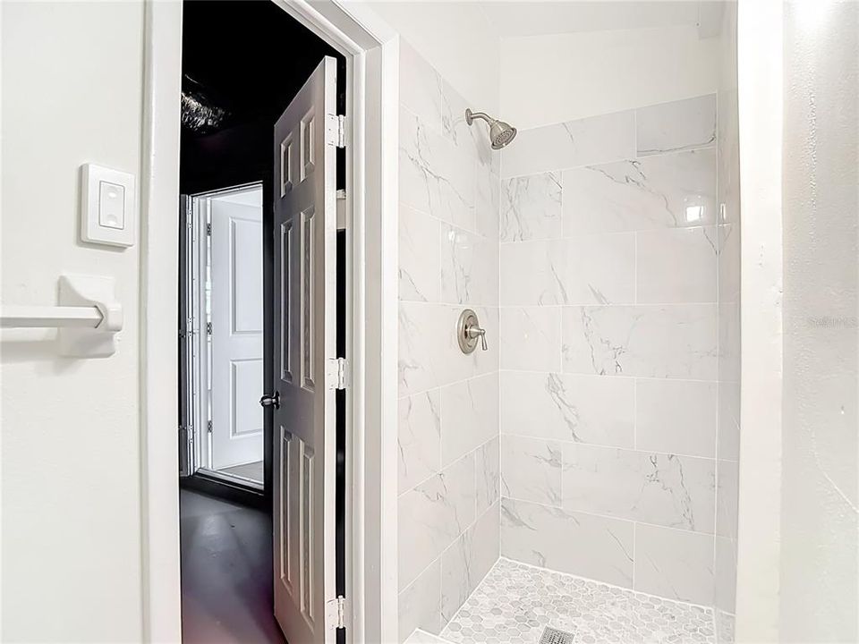 待售: $239,999 (2 贝兹, 2 浴室, 1044 平方英尺)