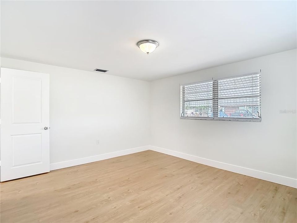 待售: $239,999 (2 贝兹, 2 浴室, 1044 平方英尺)