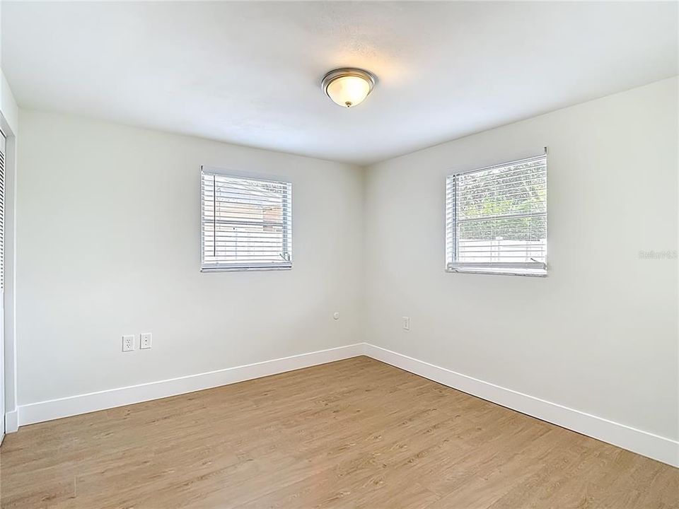 待售: $239,999 (2 贝兹, 2 浴室, 1044 平方英尺)