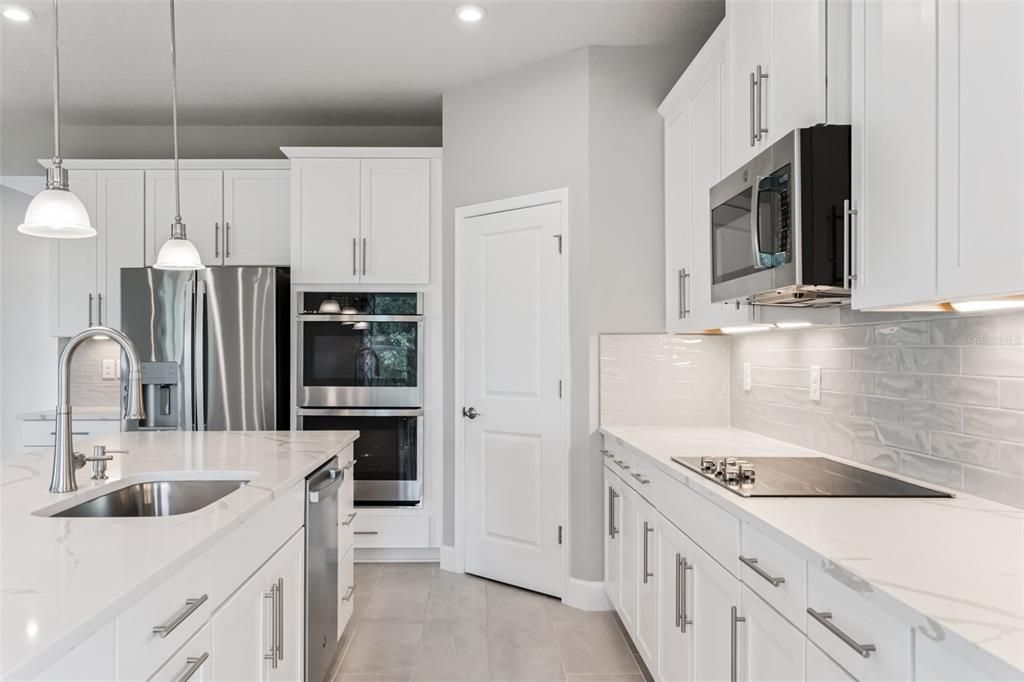 待售: $729,900 (5 贝兹, 4 浴室, 3304 平方英尺)