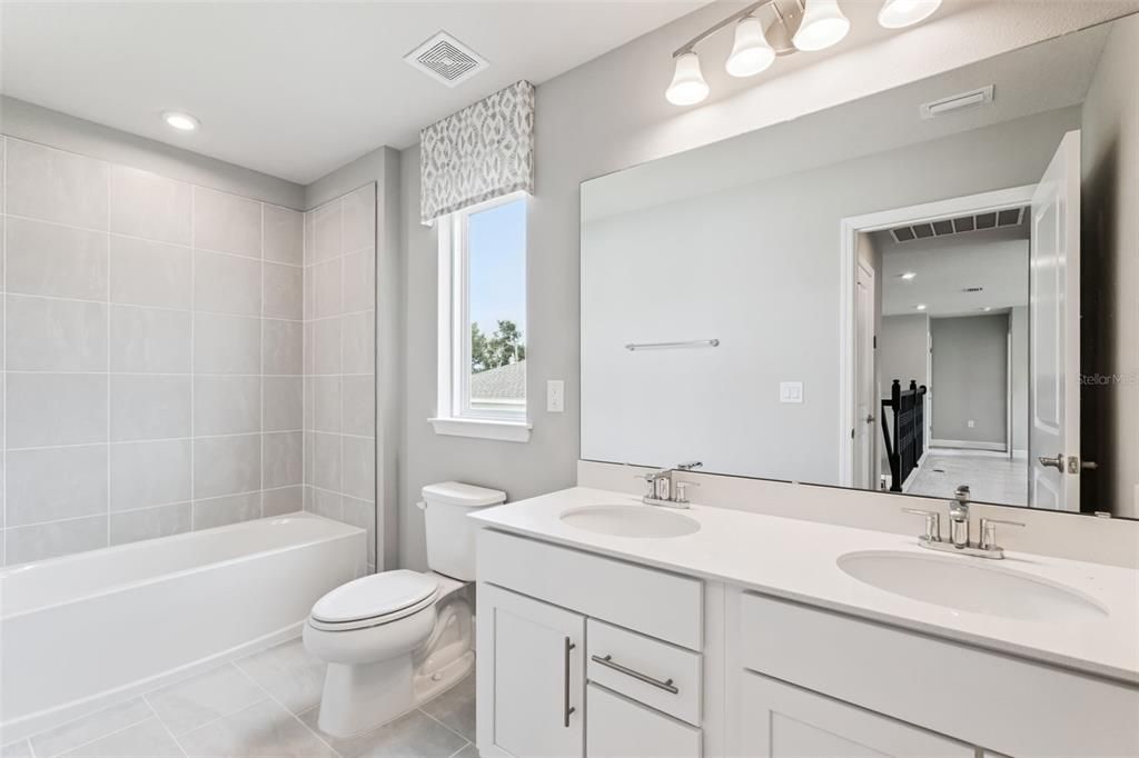 待售: $729,900 (5 贝兹, 4 浴室, 3304 平方英尺)