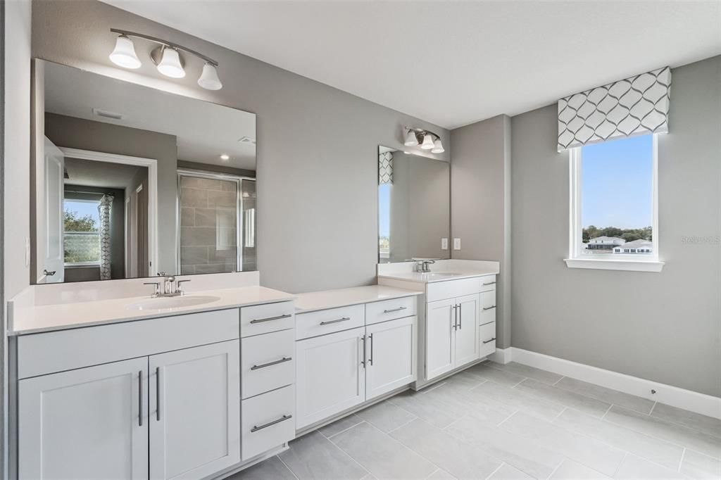 待售: $729,900 (5 贝兹, 4 浴室, 3304 平方英尺)