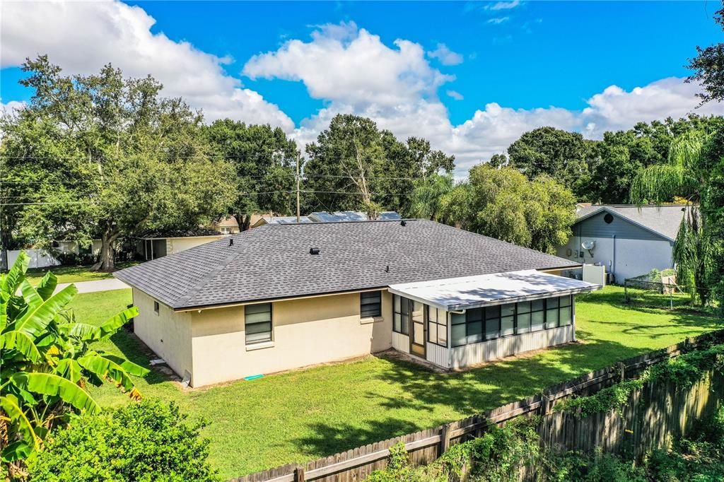 Active With Contract: $300,000 (3 beds, 2 baths, 1324 Square Feet)