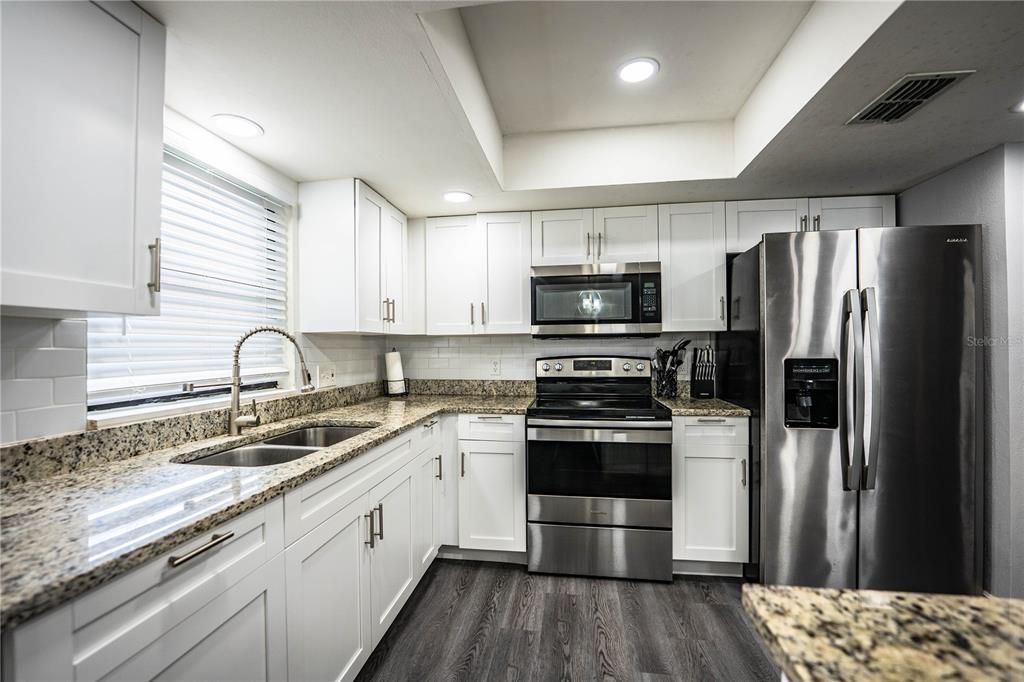 Active With Contract: $300,000 (3 beds, 2 baths, 1324 Square Feet)