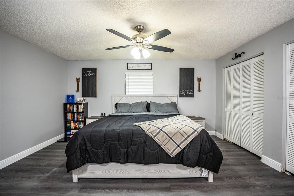 Active With Contract: $300,000 (3 beds, 2 baths, 1324 Square Feet)