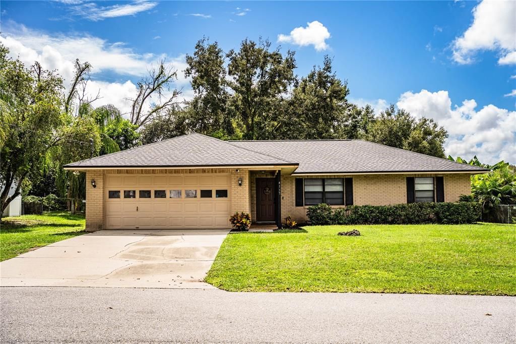 Active With Contract: $300,000 (3 beds, 2 baths, 1324 Square Feet)