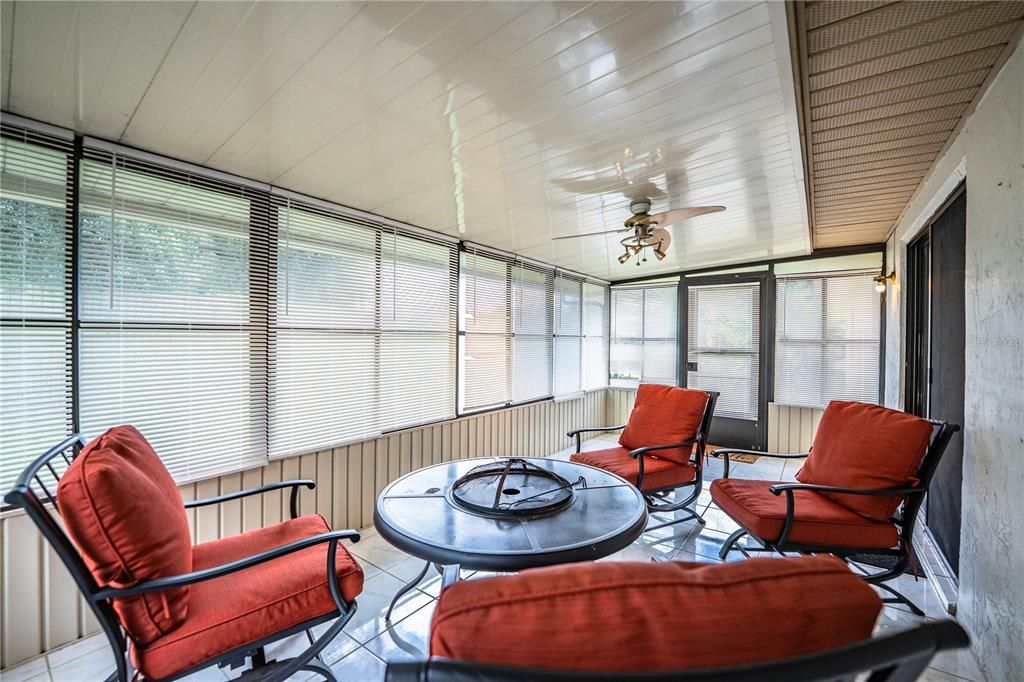 Active With Contract: $300,000 (3 beds, 2 baths, 1324 Square Feet)