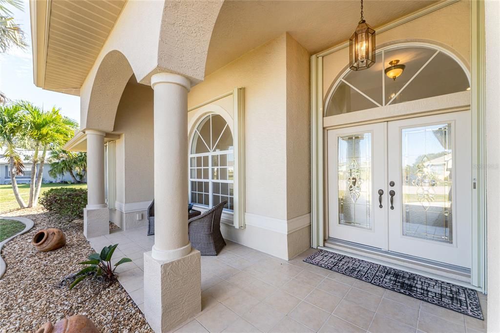 合同活跃: $319,000 (3 贝兹, 2 浴室, 1957 平方英尺)