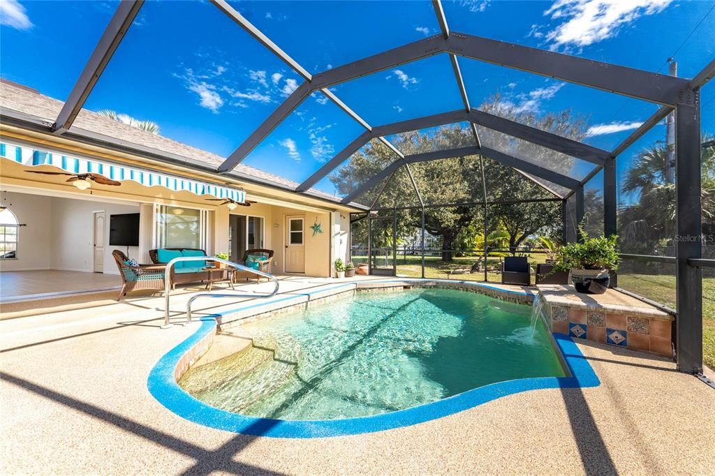 合同活跃: $319,000 (3 贝兹, 2 浴室, 1957 平方英尺)