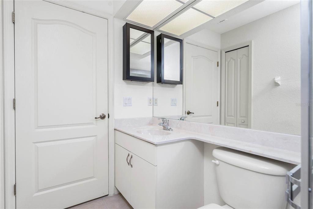 合同活跃: $319,000 (3 贝兹, 2 浴室, 1957 平方英尺)