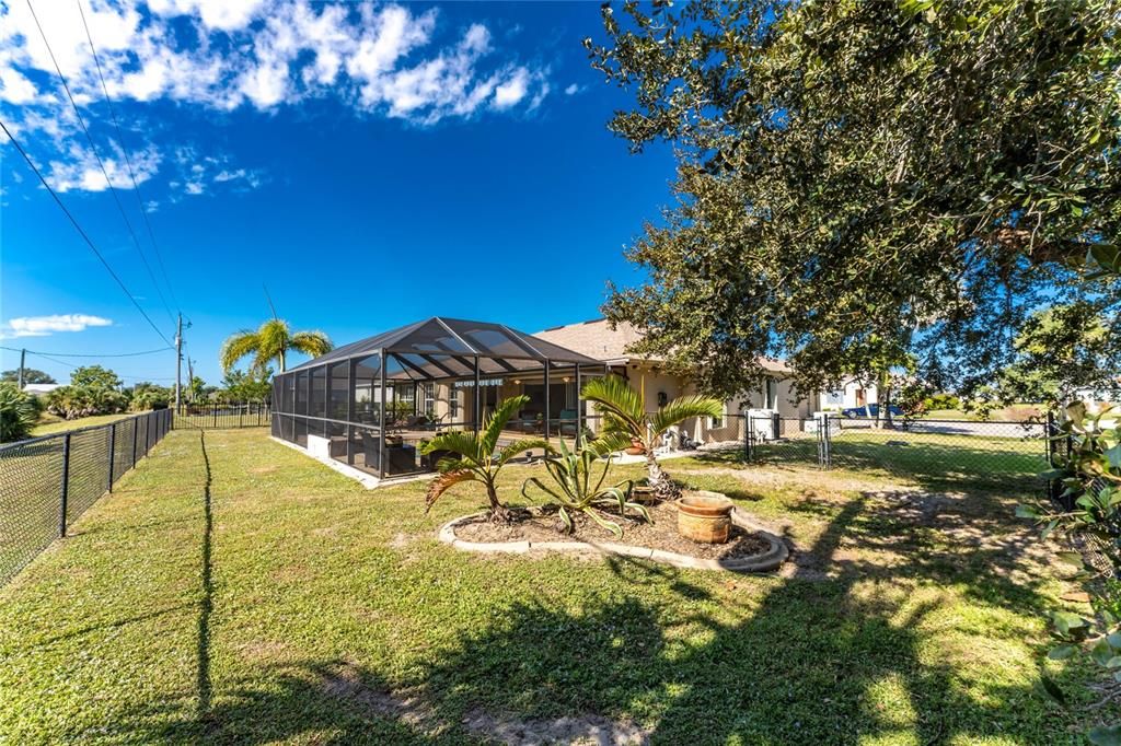 合同活跃: $319,000 (3 贝兹, 2 浴室, 1957 平方英尺)