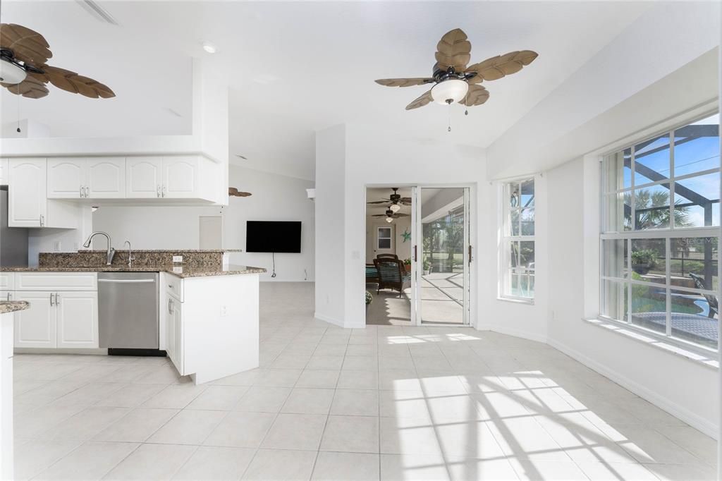 合同活跃: $319,000 (3 贝兹, 2 浴室, 1957 平方英尺)