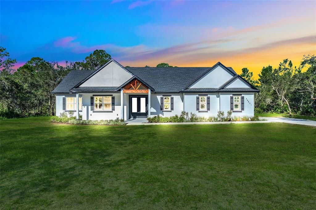 Recently Sold: $600,000 (4 beds, 2 baths, 2355 Square Feet)