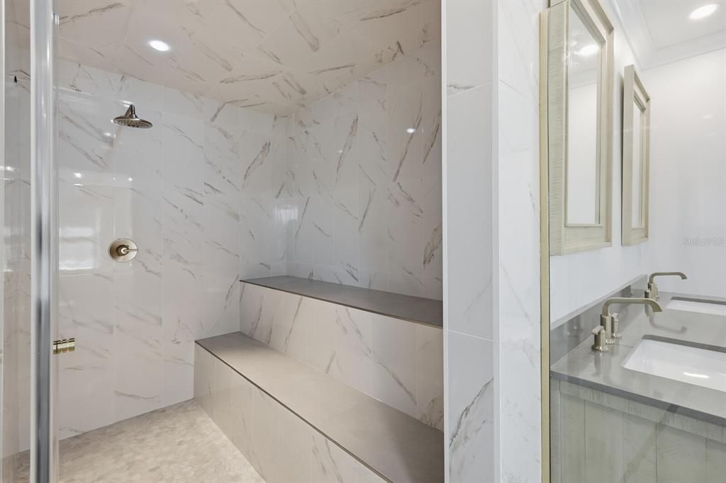 На продажу: $2,499,999 (4 спален, 2 ванн, 3271 Квадратных фут)