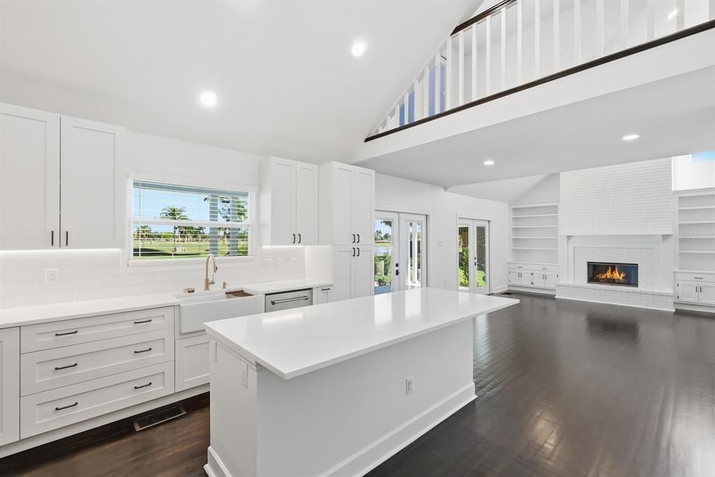 На продажу: $2,499,999 (4 спален, 2 ванн, 3271 Квадратных фут)