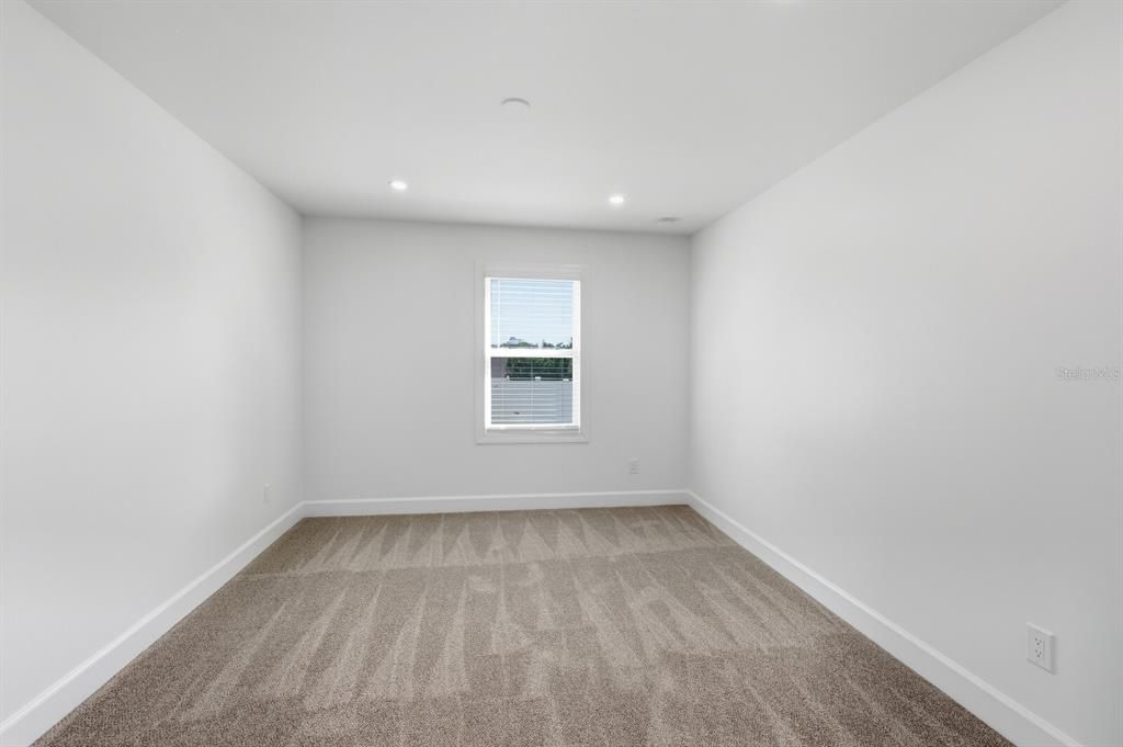 На продажу: $2,499,999 (4 спален, 2 ванн, 3271 Квадратных фут)