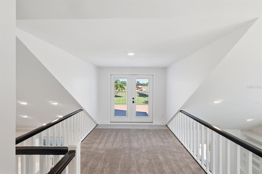 На продажу: $2,499,999 (4 спален, 2 ванн, 3271 Квадратных фут)