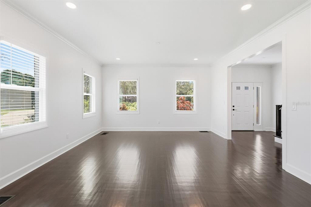 На продажу: $2,499,999 (4 спален, 2 ванн, 3271 Квадратных фут)