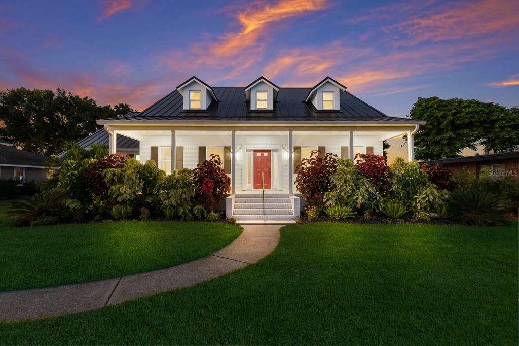 На продажу: $2,499,999 (4 спален, 2 ванн, 3271 Квадратных фут)