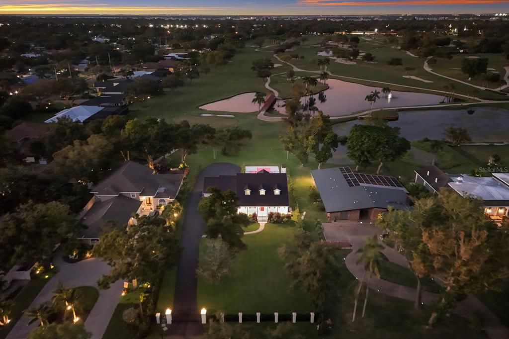 На продажу: $2,499,999 (4 спален, 2 ванн, 3271 Квадратных фут)