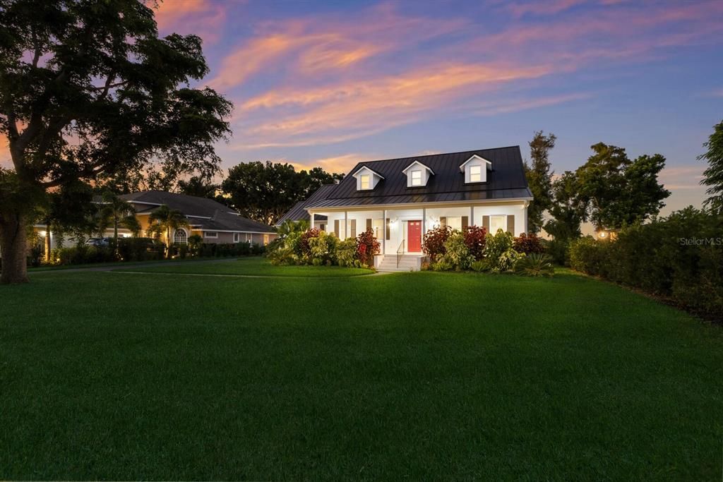 На продажу: $2,499,999 (4 спален, 2 ванн, 3271 Квадратных фут)