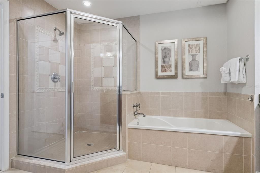 En Venta: $349,900 (3 camas, 3 baños, 1630 Pies cuadrados)