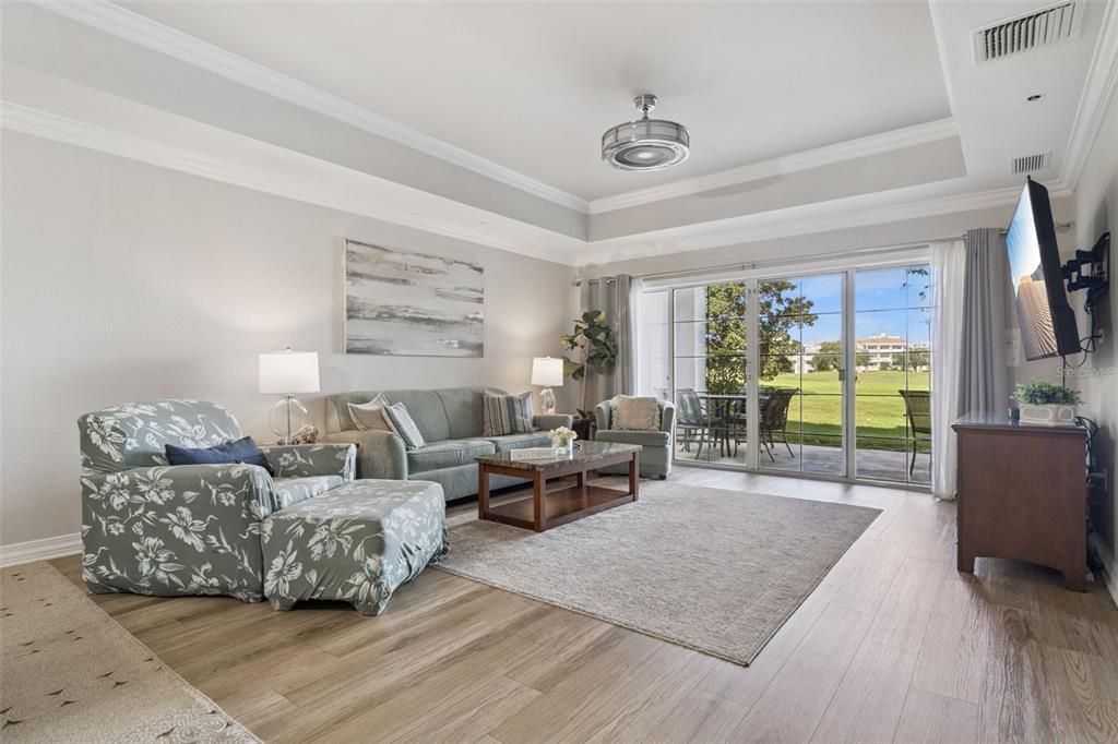 En Venta: $349,900 (3 camas, 3 baños, 1630 Pies cuadrados)