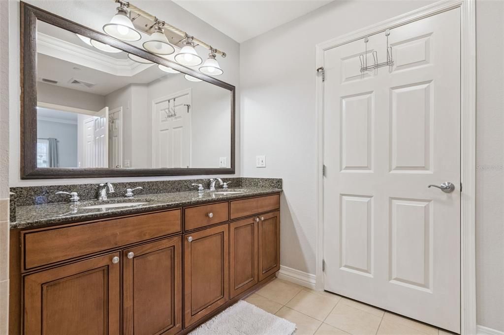 En Venta: $349,900 (3 camas, 3 baños, 1630 Pies cuadrados)