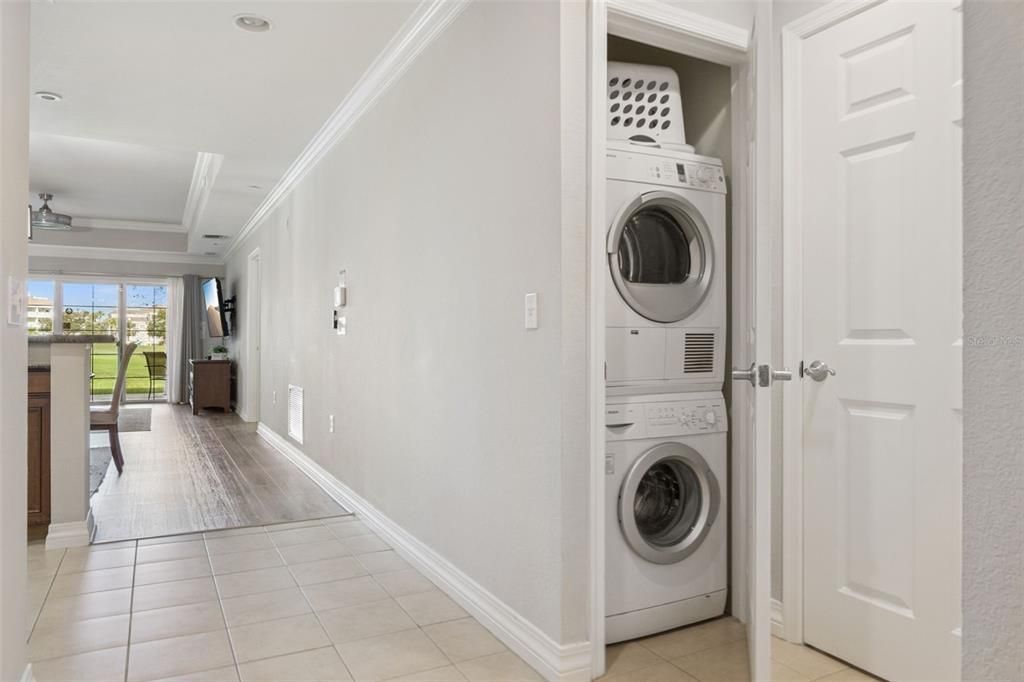 En Venta: $349,900 (3 camas, 3 baños, 1630 Pies cuadrados)