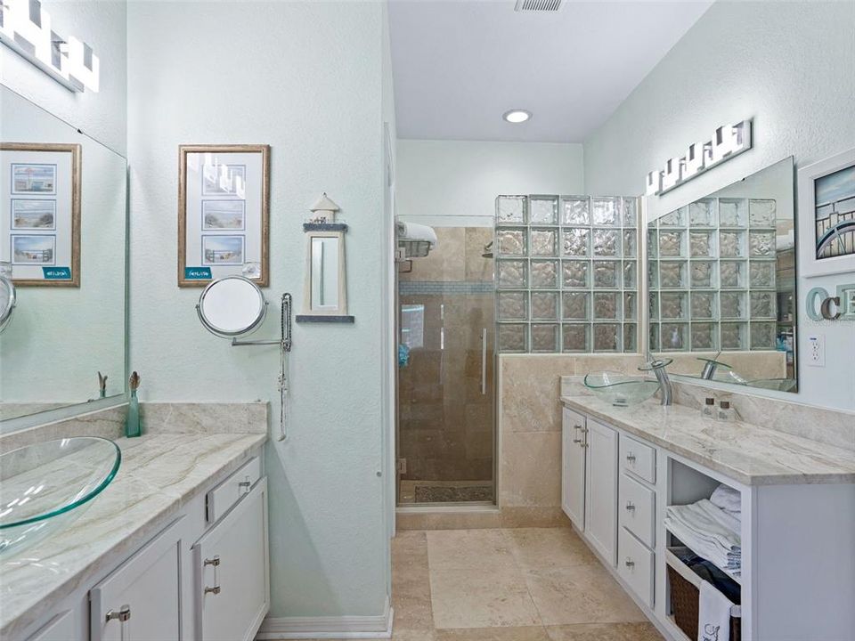 En Venta: $440,000 (3 camas, 2 baños, 2093 Pies cuadrados)