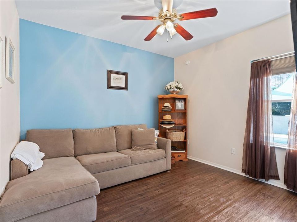 En Venta: $440,000 (3 camas, 2 baños, 2093 Pies cuadrados)