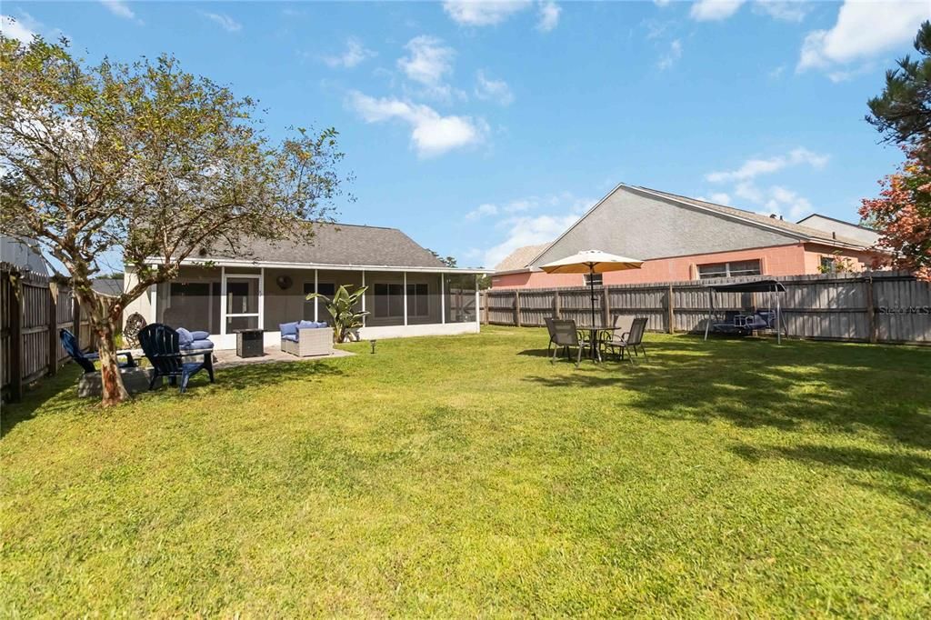 合同活跃: $375,000 (3 贝兹, 2 浴室, 1226 平方英尺)