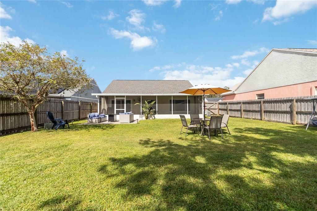 合同活跃: $375,000 (3 贝兹, 2 浴室, 1226 平方英尺)