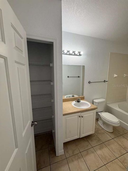 For Rent: $1,700 (2 beds, 2 baths, 1107 Square Feet)