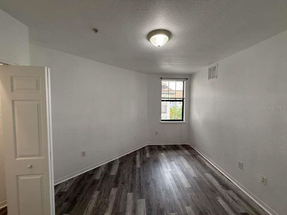 For Rent: $1,700 (2 beds, 2 baths, 1107 Square Feet)