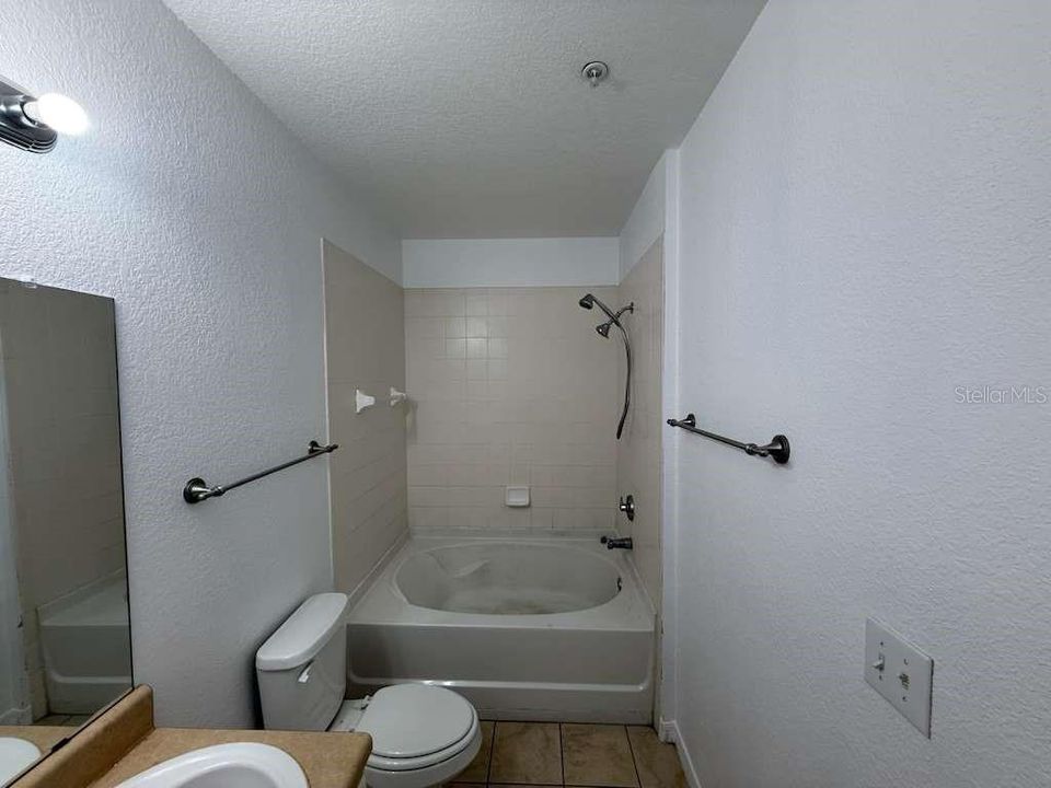 For Rent: $1,700 (2 beds, 2 baths, 1107 Square Feet)