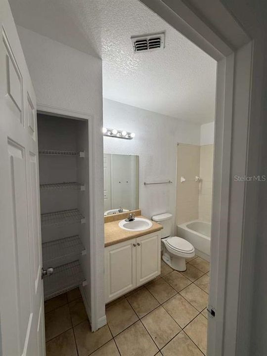 For Rent: $1,700 (2 beds, 2 baths, 1107 Square Feet)