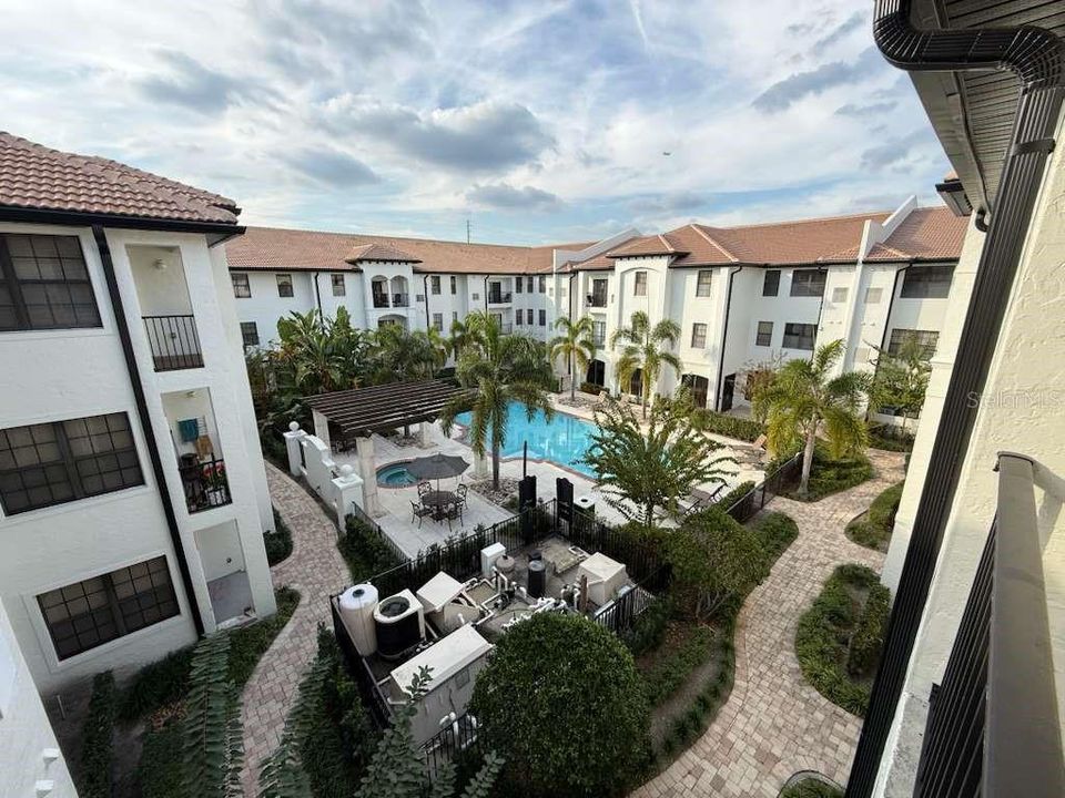 For Rent: $1,700 (2 beds, 2 baths, 1107 Square Feet)