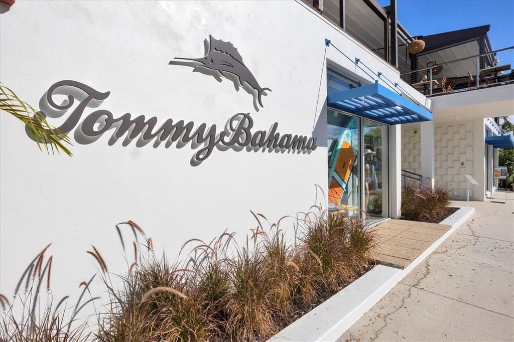 На продажу: $1,090,000 (2 спален, 2 ванн, 1275 Квадратных фут)