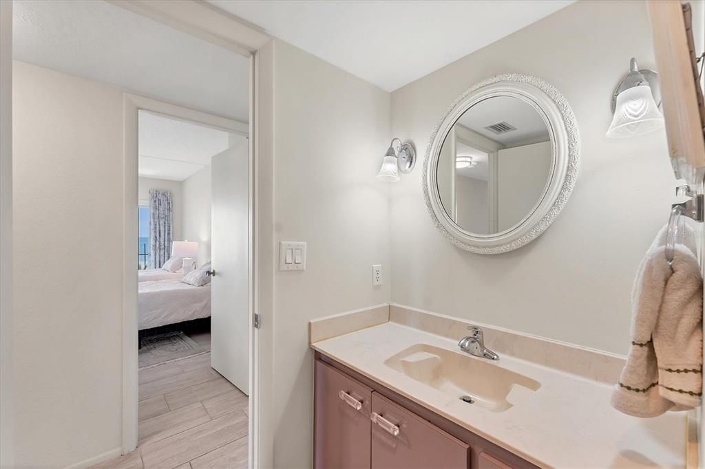 На продажу: $1,090,000 (2 спален, 2 ванн, 1275 Квадратных фут)