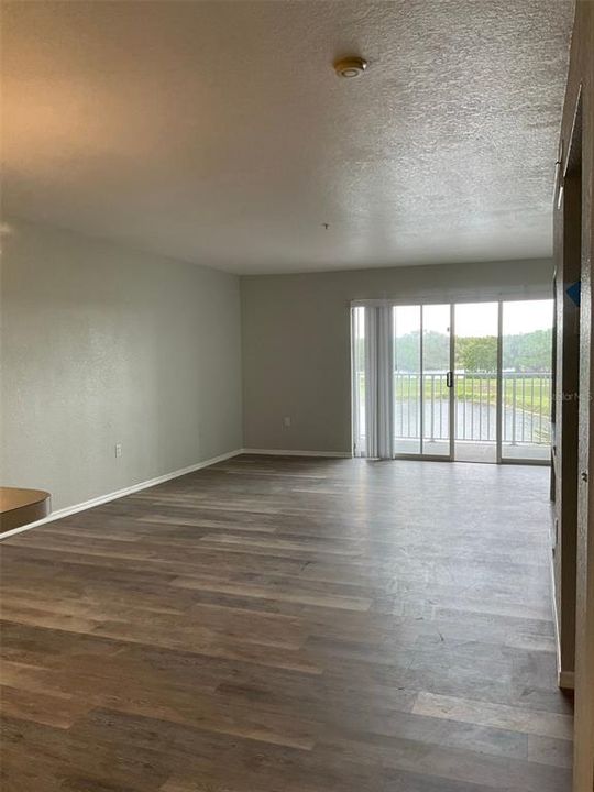 合同活跃: $1,599 (2 贝兹, 2 浴室, 1020 平方英尺)