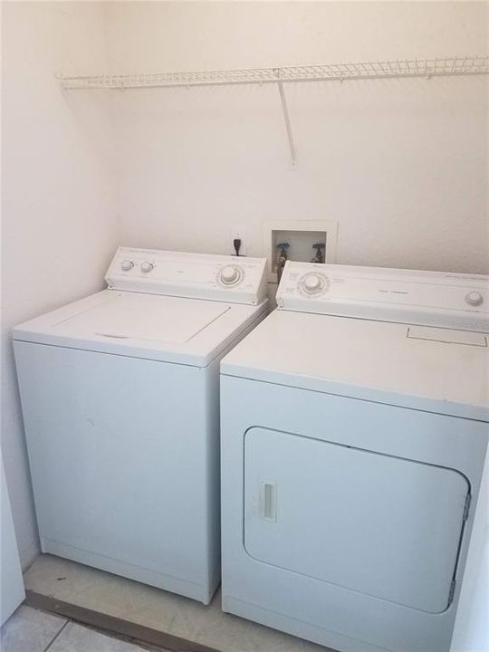 合同活跃: $1,599 (2 贝兹, 2 浴室, 1020 平方英尺)