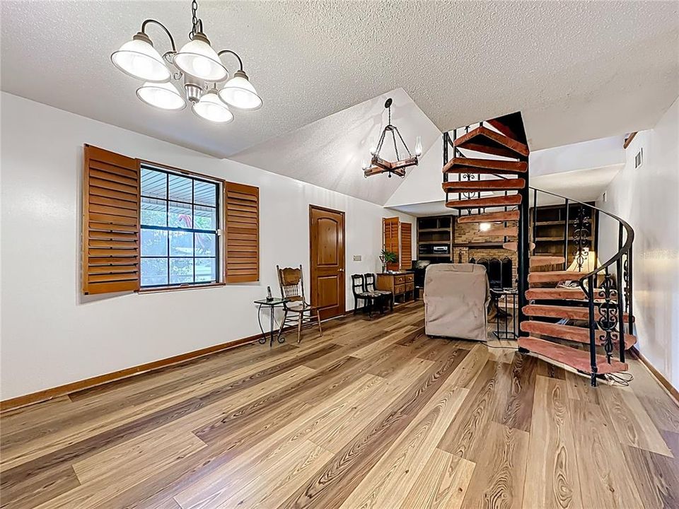 En Venta: $514,500 (3 camas, 2 baños, 1600 Pies cuadrados)