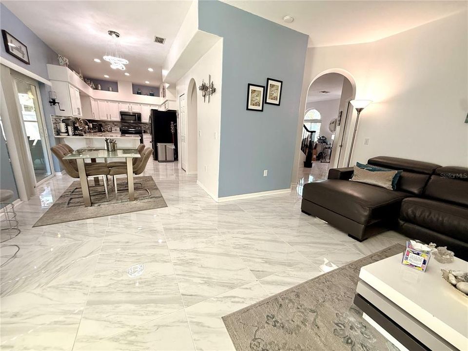 На продажу: $659,000 (3 спален, 2 ванн, 2423 Квадратных фут)